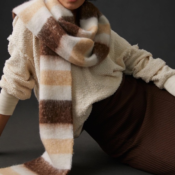 ANTHROPOLOGIE Maeve NWT Cozy Fringe Scarf in Brown Motif Winter Accessories - Picture 2 of 8